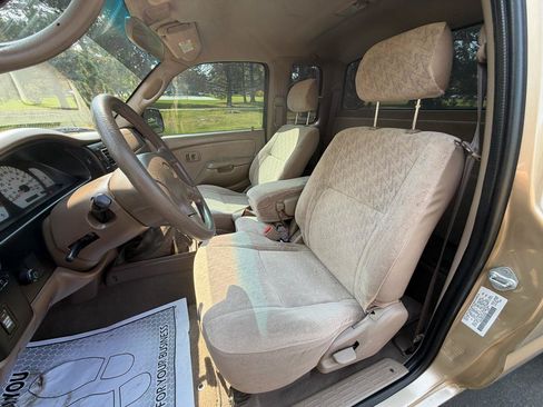 Used 2004 Toyota Tacoma 4x4 Xtracab V6 w/ SR5 Pkg image 14