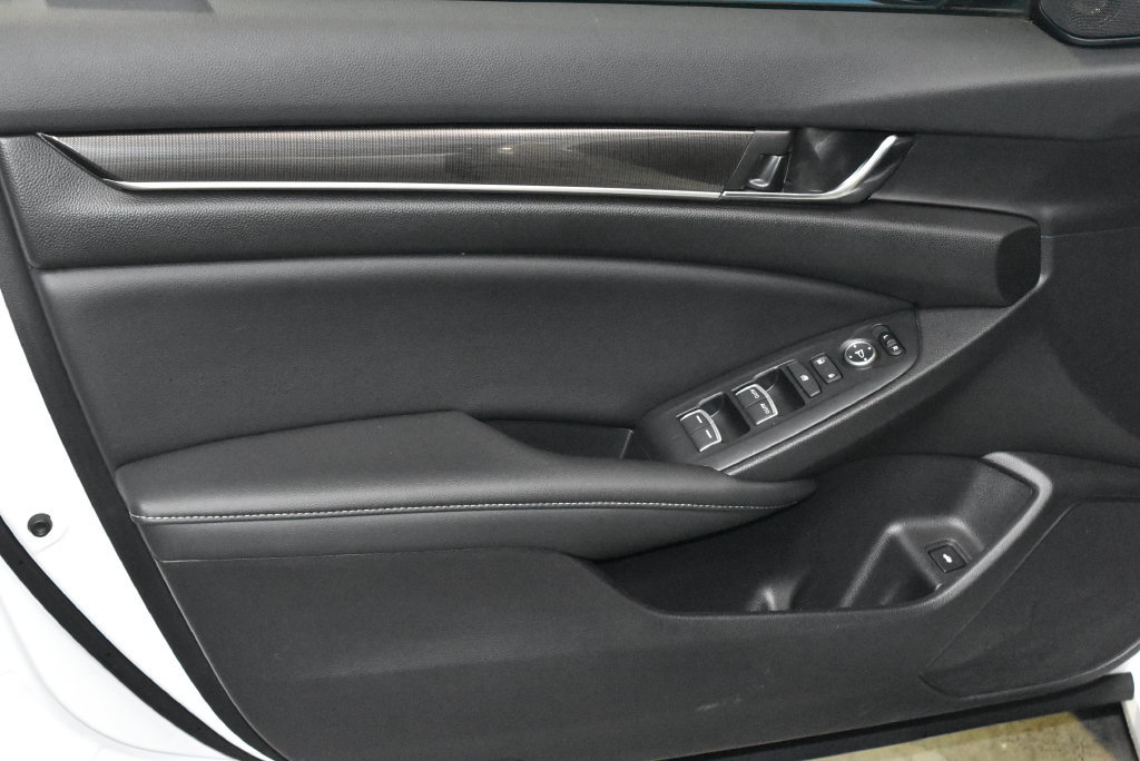 Used 2022 Honda Accord Sport image 4