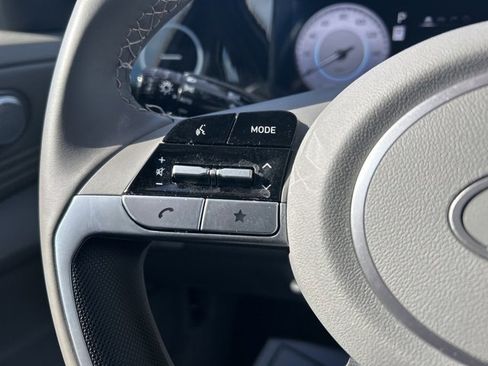 Used 2025 Hyundai Elantra SEL image 18