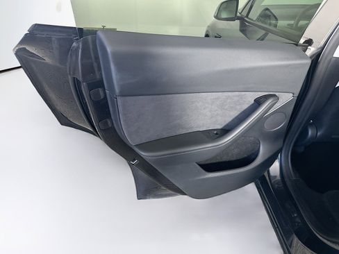 Used 2024 Tesla Model Y Long Range image 24