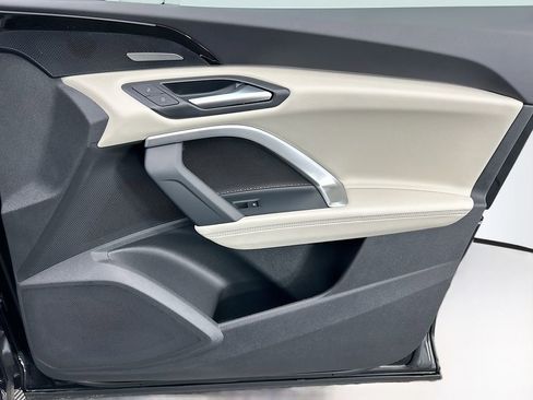 Used 2025 Audi Q5 2.0T Premium Plus w/ Premium Plus image 25