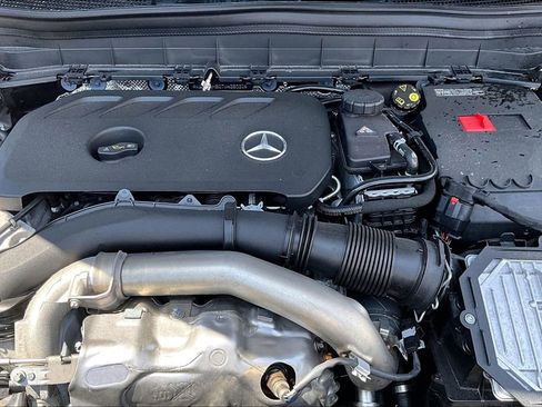 Used 2026 Mercedes-Benz GLB 250 4MATIC image 9