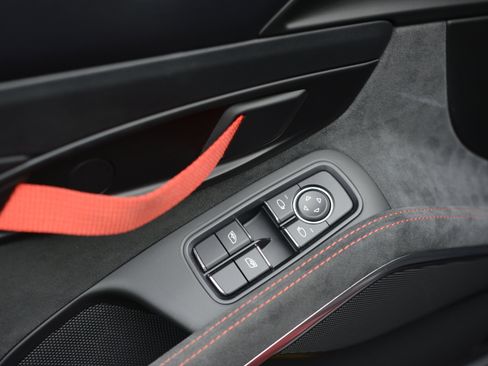 Certified 2016 Porsche Cayman GT4 RWD image 14