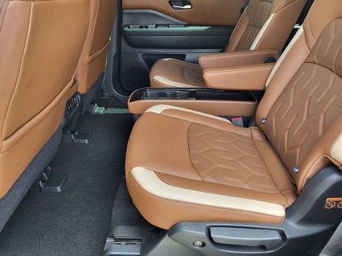 Certified 2026 Nissan Pathfinder Platinum AWD/4WD image 19