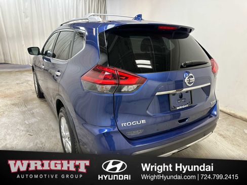 Used 2020 Nissan Rogue SV image 4