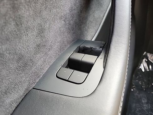 Used 2021 Tesla Model Y Performance image 37