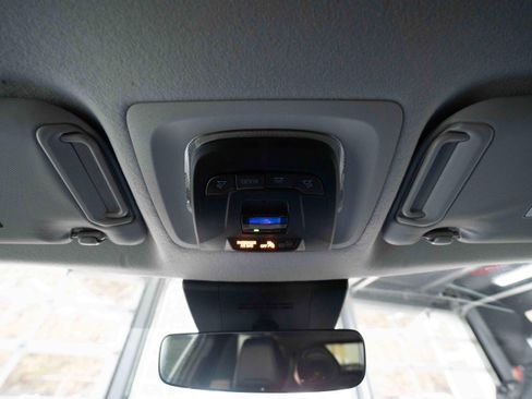 Used 2023 Toyota Corolla Cross XLE image 18