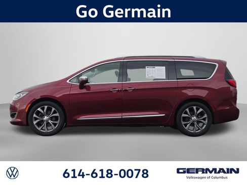 Used 2018 Chrysler Pacifica Limited w/ Tire & Wheel Group FWD image 13
