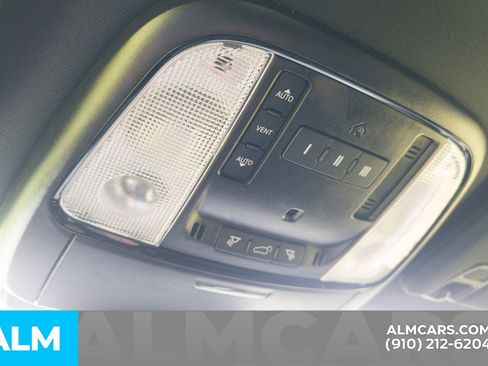 Used 2025 Dodge Durango GT AWD/4WD image 18
