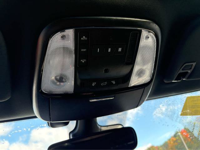 Used 2023 Dodge Durango GT AWD/4WD image 29
