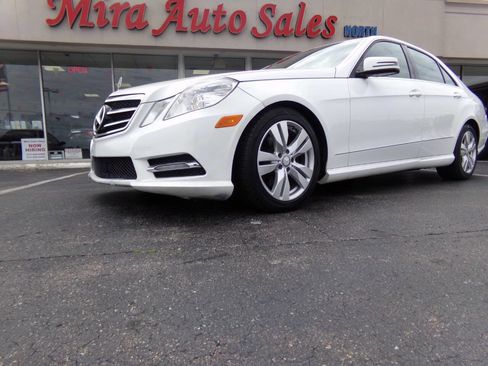 Used 2013 Mercedes-Benz E 350 BlueTEC Sedan image 6