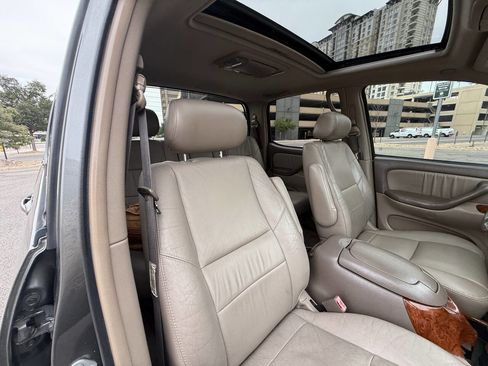 Used 2004 Toyota Tundra Limited image 31