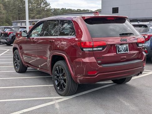 Used 2018 Jeep Grand Cherokee Altitude image 5