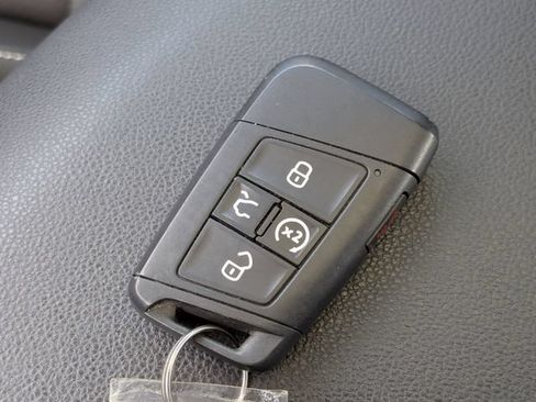 Used 2024 Volkswagen Jetta SE FWD image 30