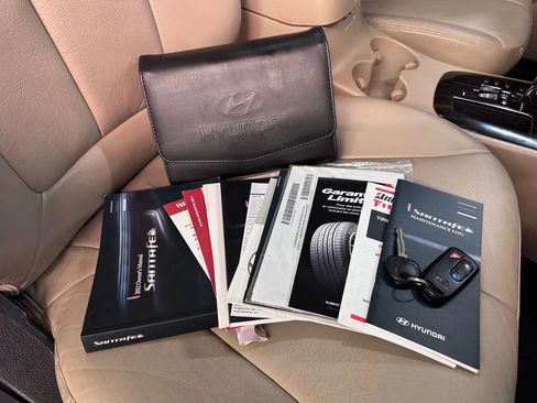 Used 2012 Hyundai Santa Fe Limited image 25