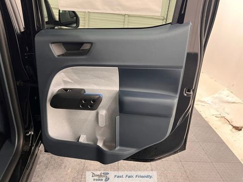 New 2026 Ford Maverick XLT w/ XLT Luxury Package FWD image 31