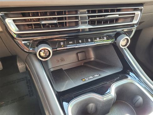 Certified 2025 Chevrolet Traverse LT image 27