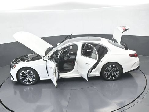 Used 2025 Mercedes-Benz E 350 Sedan image 69