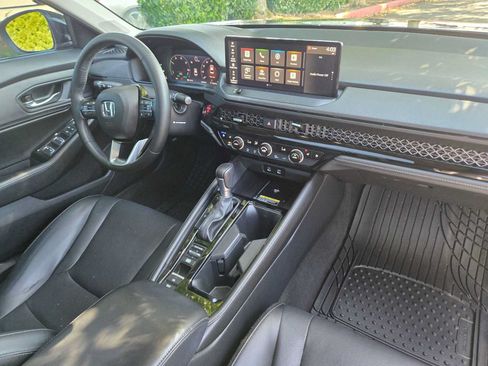 Used 2023 Honda Accord Touring image 10