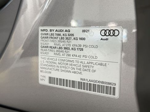Used 2022 Audi e-tron Premium Plus w/ Premium Plus Package image 21