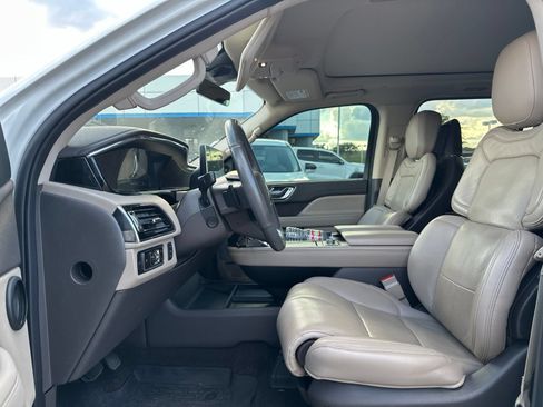 Used 2024 Lincoln Navigator Reserve AWD/4WD image 15