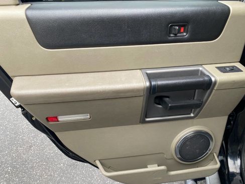 Used 2003 HUMMER H2 w/ Preferred Equipment Group image 23