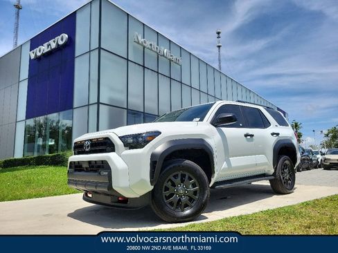 Used 2025 Toyota 4Runner SR5 AWD/4WD image 1