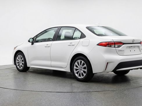 Used 2025 Toyota Corolla LE image 6