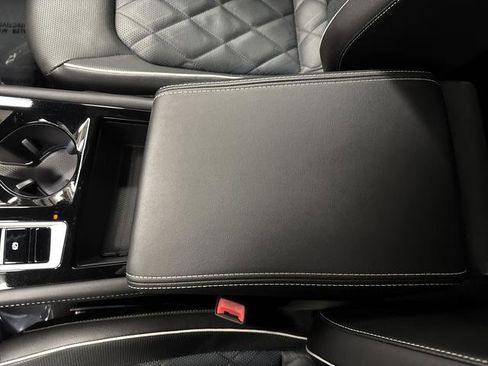 Used 2024 Volkswagen Atlas Cross Sport SEL Premium R-Line image 21