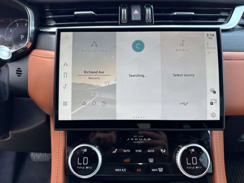 New 2025 Jaguar F-PACE R-Dynamic S image 12