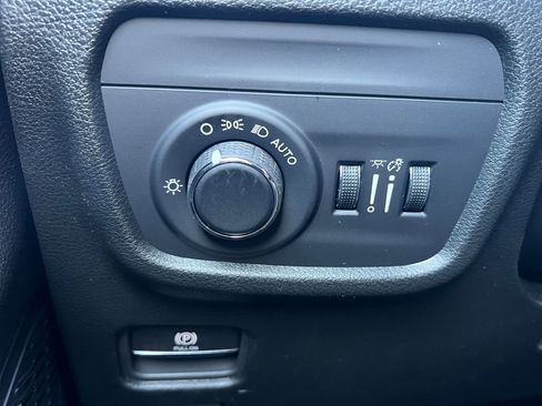 New 2025 Jeep Grand Cherokee Laredo image 12