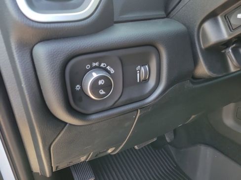 New 2026 RAM 3500 Big Horn AWD/4WD image 19
