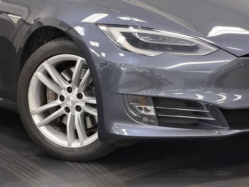 Used 2016 Tesla Model S 60 image 4