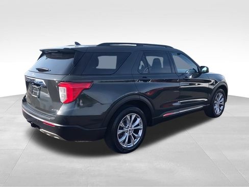 Used 2023 Ford Explorer XLT w/ Equipment Group 202A AWD/4WD image 8