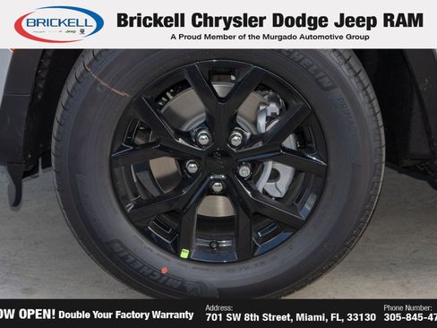 New 2025 Jeep Grand Cherokee Altitude image 37