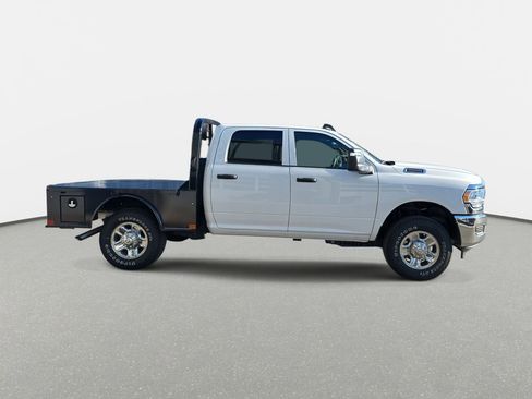New 2024 RAM 2500 Tradesman w/ Chrome Appearance Group AWD/4WD image 4