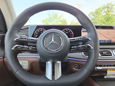 New 2026 Mercedes-Benz GLS 450 4MATIC image 19