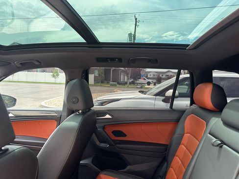 Used 2019 Volkswagen Tiguan SEL Premium R-Line w/ 3rd Row Seat Package AWD/4WD image 19
