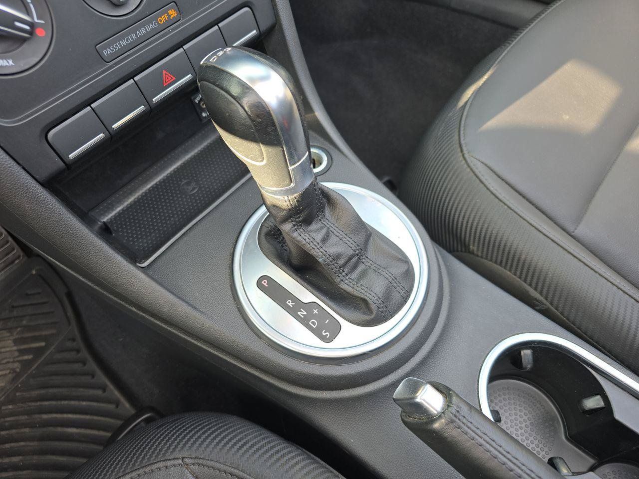 Used 2014 Volkswagen Beetle R-Line FWD image 9