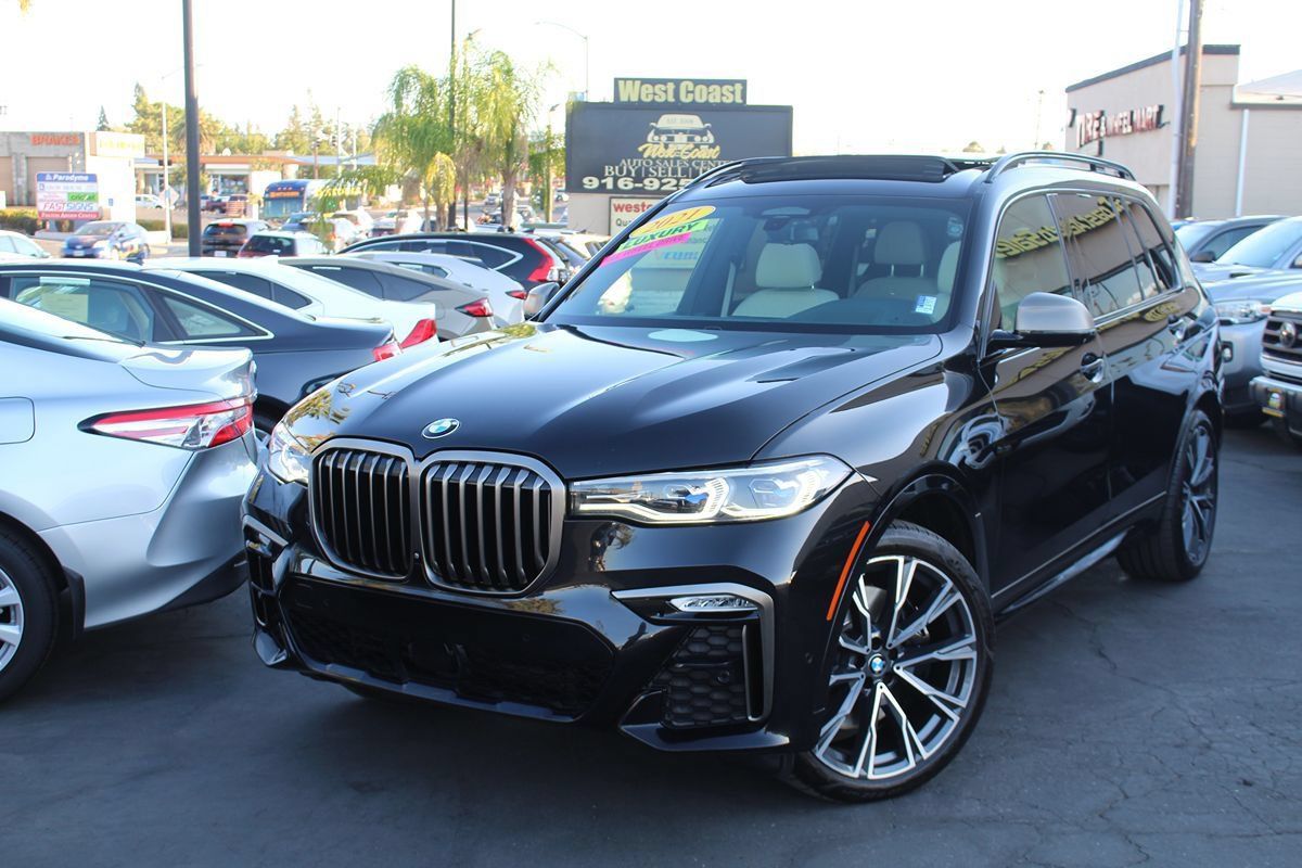 Used 2021 BMW X7 M50i w/ Dynamic Handling Package AWD/4WD image 53