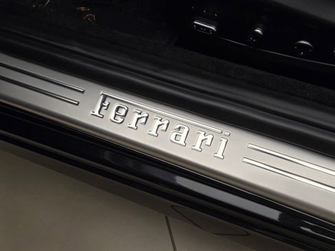 Used 2015 Ferrari California T RWD image 33