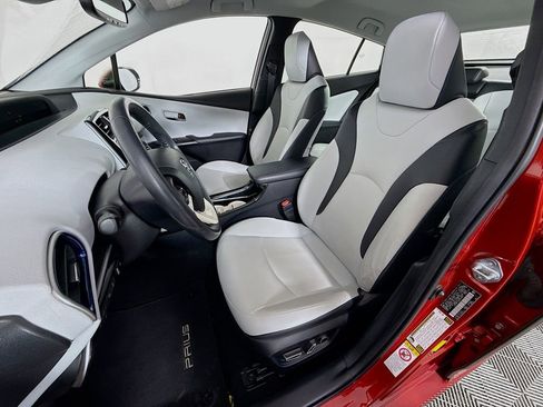 Used 2016 Toyota Prius Four Touring w/ Premium Convenience Package image 22