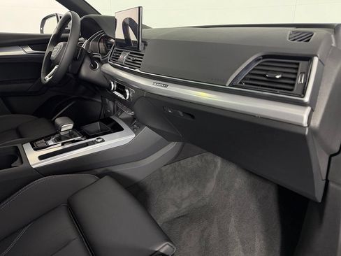 Used 2025 Audi Q5 2.0T Premium w/ Convenience Plus Package AWD/4WD image 30