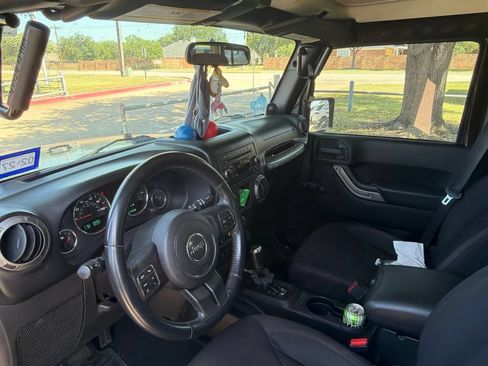 Used 2013 Jeep Wrangler Unlimited Sport w/ Connectivity Group AWD/4WD image 5