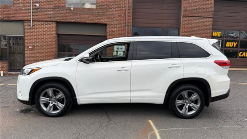 Used 2019 Toyota Highlander Limited AWD/4WD image 6