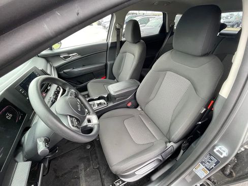 Used 2024 Kia Sportage LX image 21