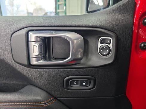 Used 2021 Jeep Gladiator Mojave AWD/4WD image 28