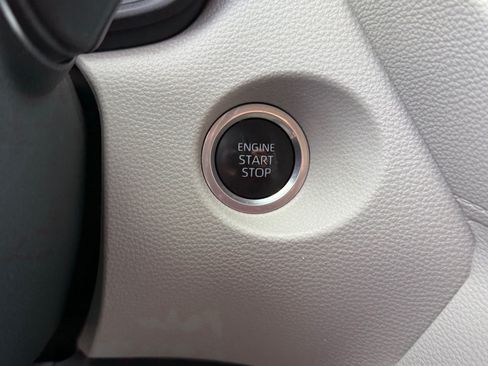 Used 2023 Toyota Corolla Cross LE AWD/4WD image 28