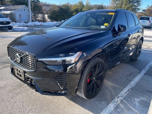 Certified 2023 Volvo XC60 B5 Ultimate w/ Climate Package image 3