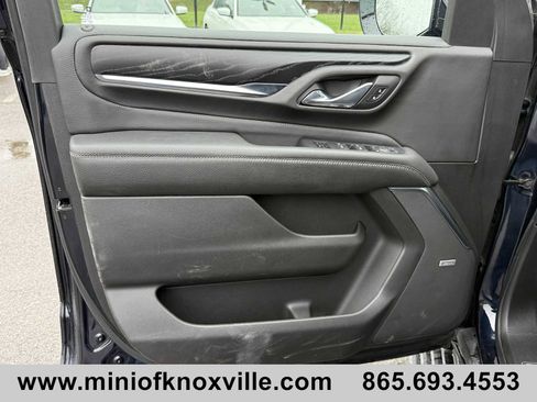 Used 2021 GMC Yukon XL Denali w/ Denali Premium Package image 12